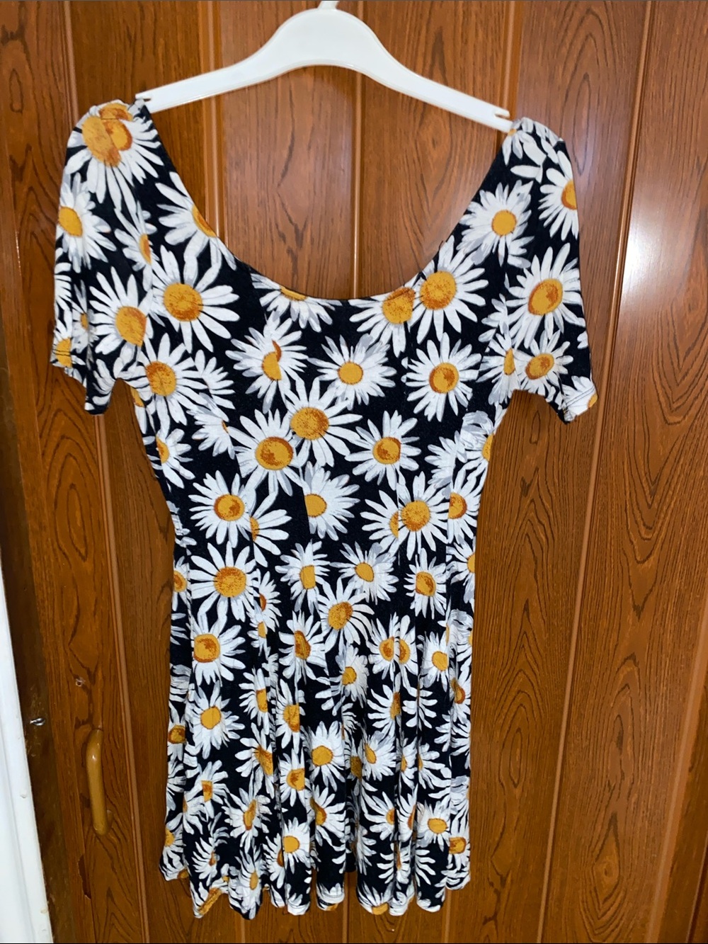 Vintage Daisy Print Black & White Short Dress with Yellow Accents